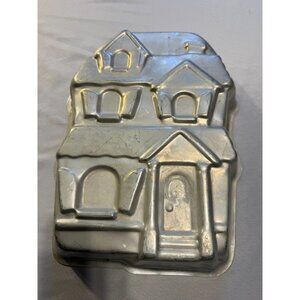 Wilton  2105-181 Halloween HAUNTED HOUSE Cake Pan Mold Vintage